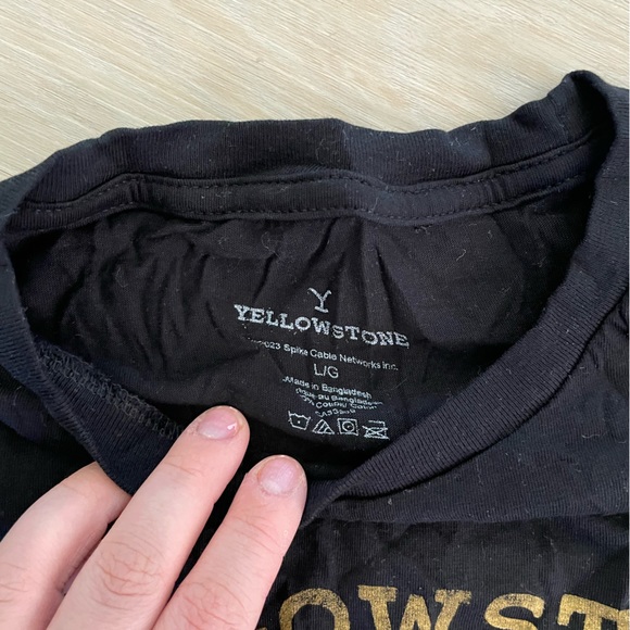 Yellowstone Dutton Range T - Picture 2 of 2